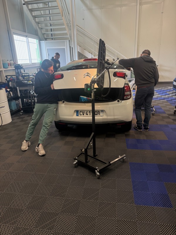 Comment lever les bosses de grêle sur une carrosserie ?