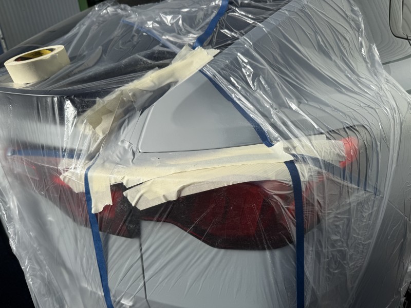 Raccord peinture sur BMW iX2 après un petit accroc à Marseille et Gémenos

