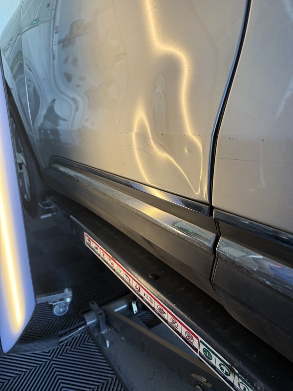 Débosselage sur grosse bosse de renault scénic 