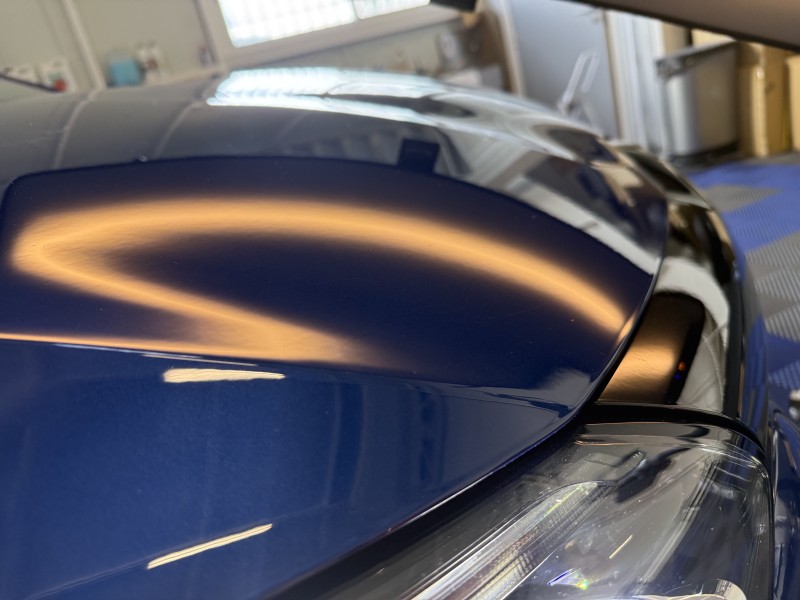 Débosselage sans peinture sur capot de Renault Mégane RS à Aubagne 13400