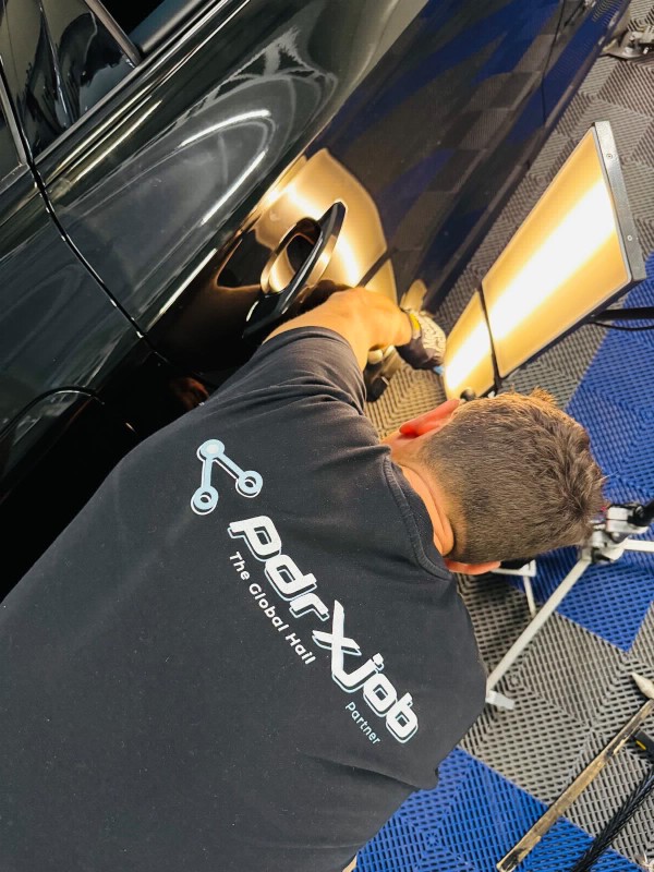 Débosselage de carrosserie sans peinture avec pdrx-center