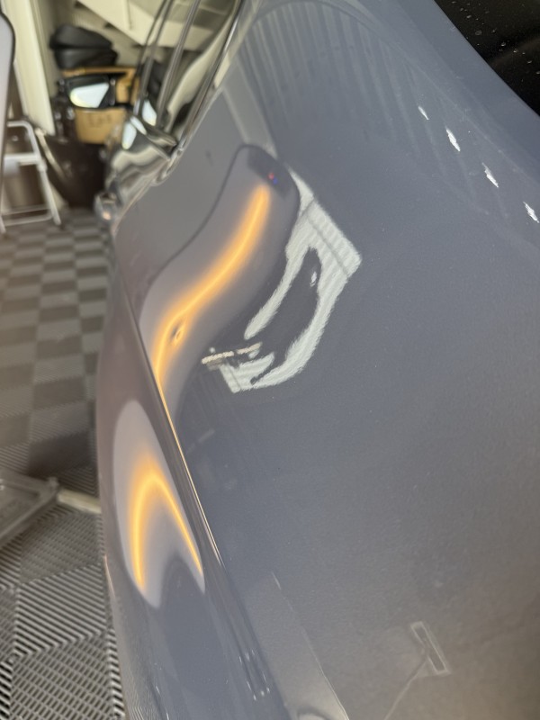 Enlever 2 bosses sur carrosserie de BMW M5 sans repeindre à Marseille et Gémenos