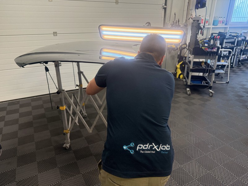 Réparation sans peinture sur Audi RSQ8 grêlée, intervention à Marseille – Aubagne

