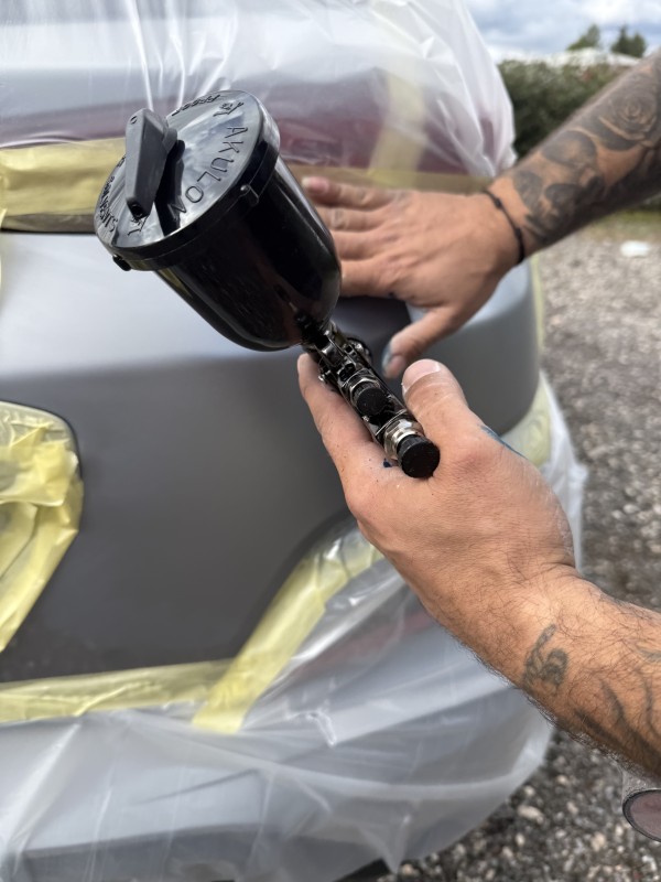 Réalisation d’un raccord peinture sur Hyundai KONA à Marseille : une solution rapide, économique et soignée